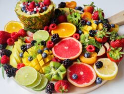 Jus atau potongan buah? Ini adalah efek berbeda yang ditimbulkannya pada tubuh Anda
